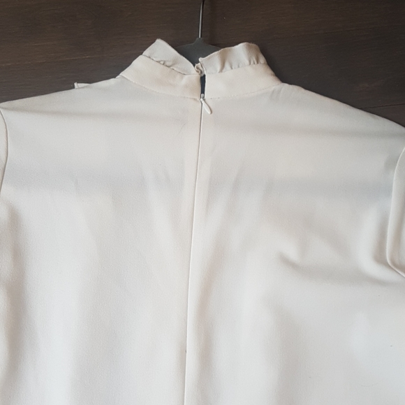 SET off white top with frill - Picture 2 of 4